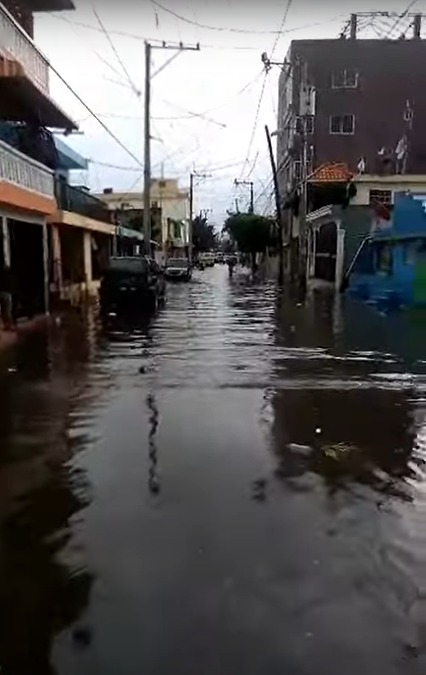 Vaguada provoca caos en Los Mina y SDE