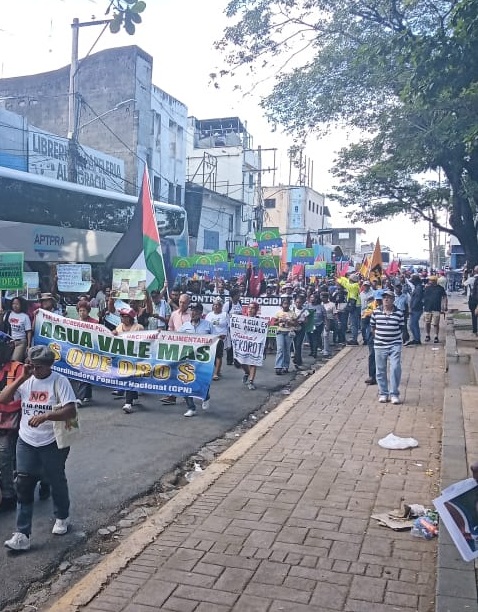 «Agua sí, oro no»: activistas alzan la voz frente a la expansión minera