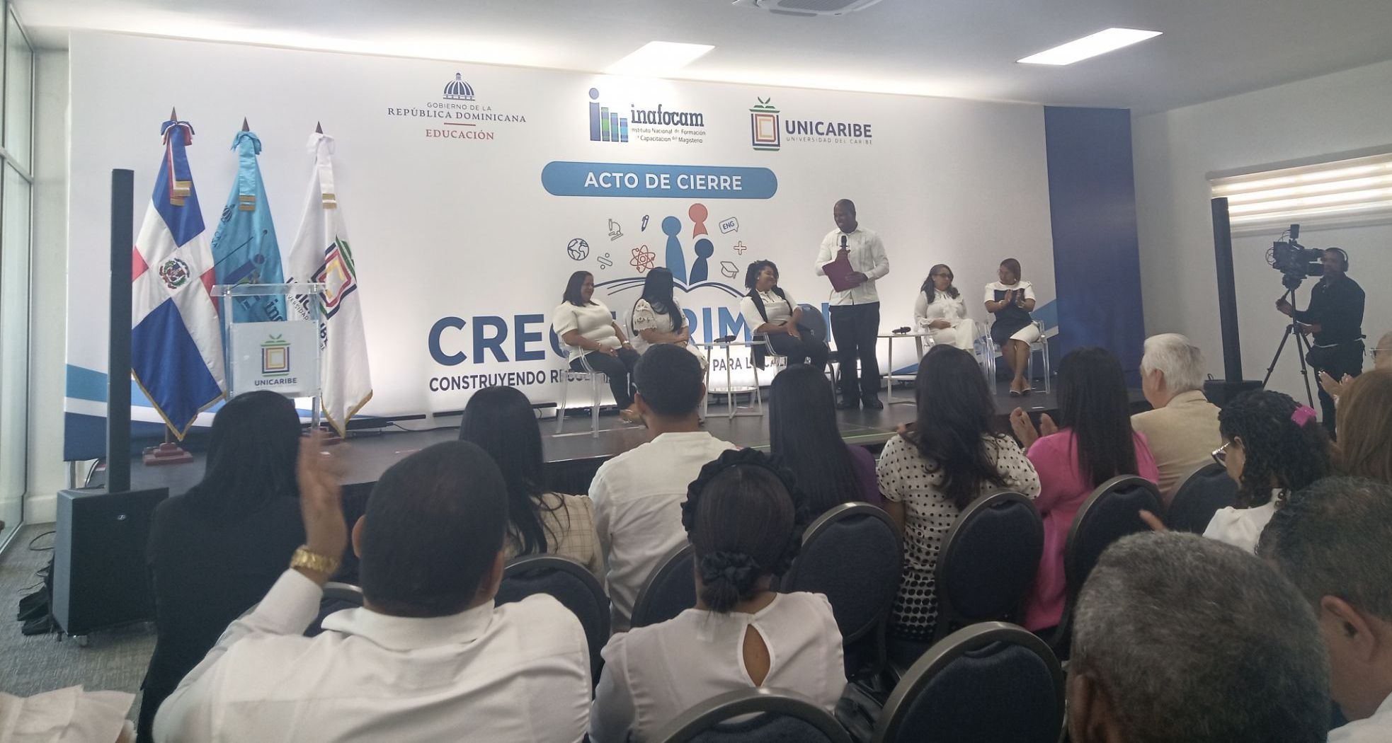 Acto de cierre «Crece Primaria» fortalece competencias de 541 docentes para transformar la enseñanza en RD
